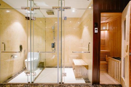 Ένα μπάνιο στο Grand Phoenix Hotel Bac Ninh