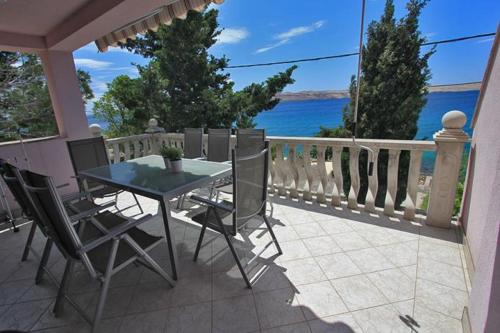 Μπαλκόνι ή βεράντα στο Beachfront Apartments Baricevic with Pool