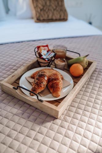 Gallery image of Ble Kythnos Suites in Episkopí