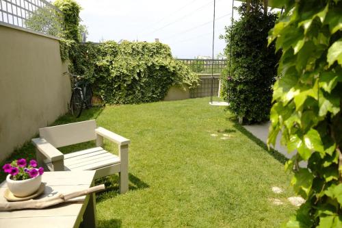 Apartment with garden in Thessaloniki.