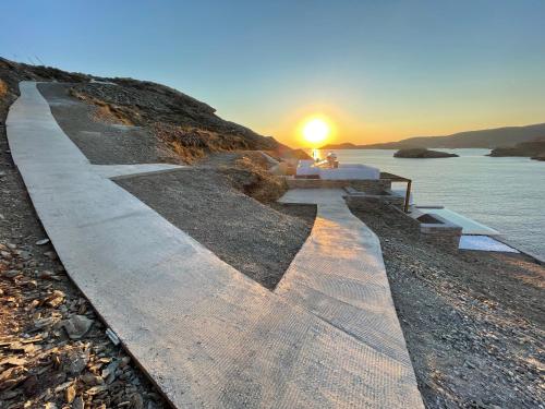 Gallery image of Ble Kythnos Suites in Episkopí