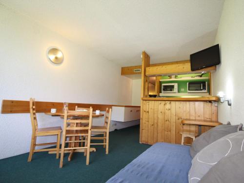 Studio confortable au centre, balcon, Wi-Fi, 5 personnes