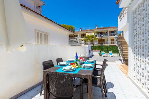 Ideal Property Mallorca - Villa Rosita 12A