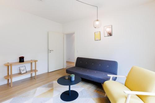 Ruang duduk di Glück Auf Appartements Walter-Hohmann-Straße Essen