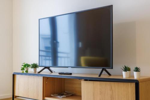 Televisyen dan/atau pusat hiburan di Glück Auf Appartements Walter-Hohmann-Straße Essen