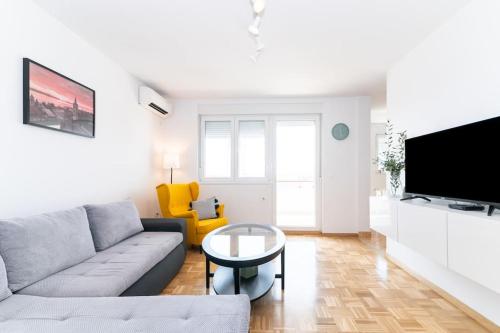 Cozy apartment Iskra by Belmont Realty