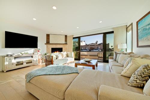 Luxury Balboa Home – Photos 3