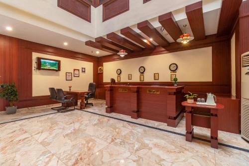 an image of a waiting room at a salon at Zip By Spree Hotels Mangala Towers Thrissur in Trichūr