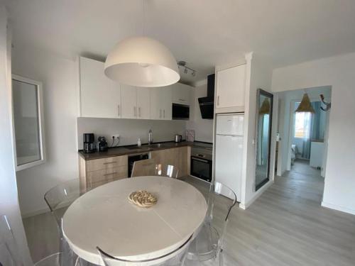 Η κουζίνα ή μικρή κουζίνα στο Apartamentos Stil Mar Anna - Stil Port Mar Anna