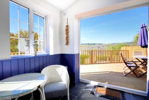 Hillside Cottage – Photos 2