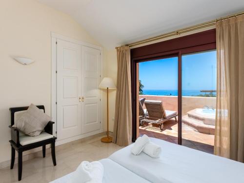Nice duplex penthouse with the best sea views, luxury urbanization