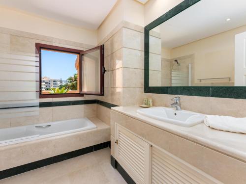 Nice duplex penthouse with the best sea views, luxury urbanization