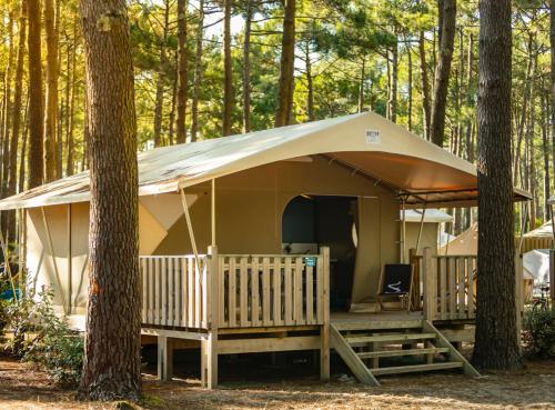 Campground Tente Canada (sanitaire) 5p, Biscarrosse, France - Booking.com