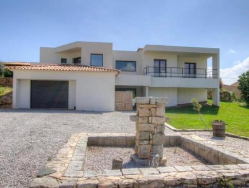 Appartement tranquille en bas de villa