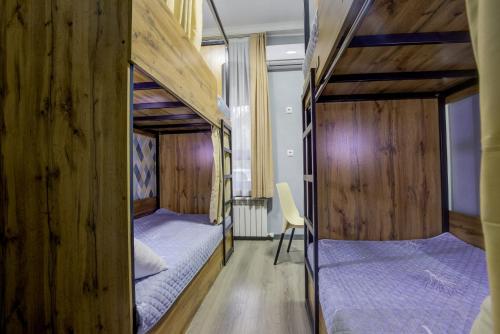 Inter Hotel Bishkekにあるベッド