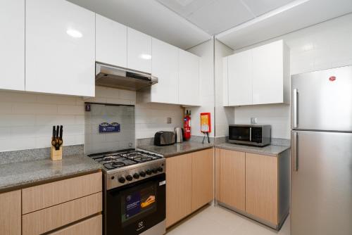 Kuchyň nebo kuchyňský kout v ubytování Stay Holiday Homes by Al Ghurair - Al Barsha First 02 - Dubai