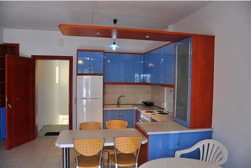 Kuchyňa alebo kuchynka v ubytovaní ANALIPSI apartment No1 - MAKRY GIALOS-CRETE