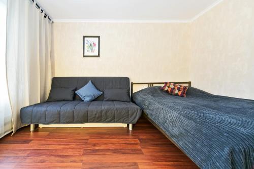 Een bed of bedden in een kamer bij Apartments Sokol