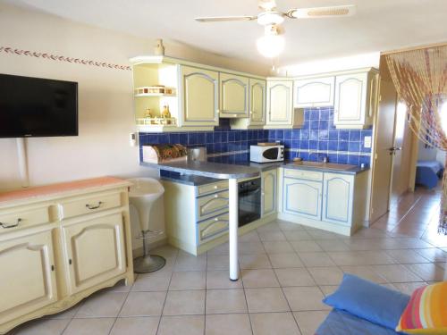 T2 30m² à Sète avec vue mer, loggia et parking - FR-1-472-119