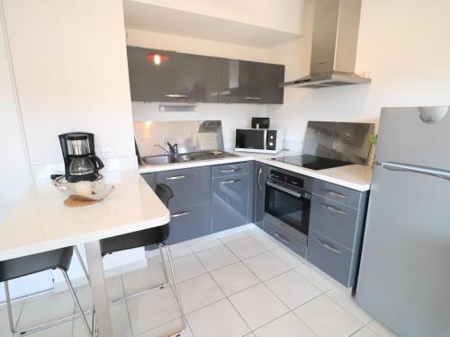 Appart 2P à Sète avec Terrasse et Garage - FR-1-472-117