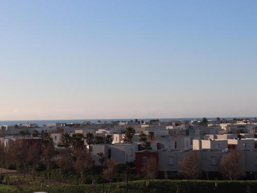 T3 75m² avec Terrasse et Double Parking à Sète - FR-1-472-141