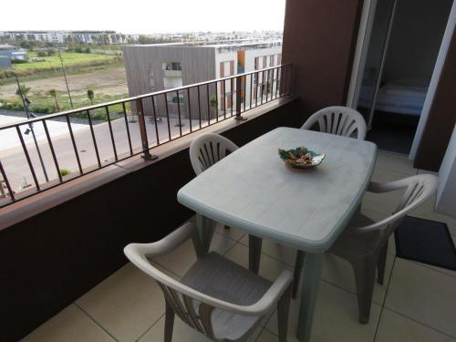 T2 43m² dernier étage avec terrasse et parking à Sète - FR-1-472-148