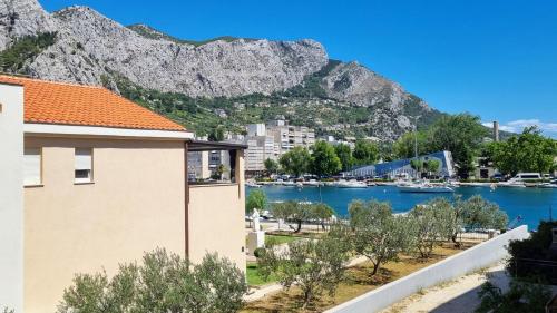 Omiš City Apartment