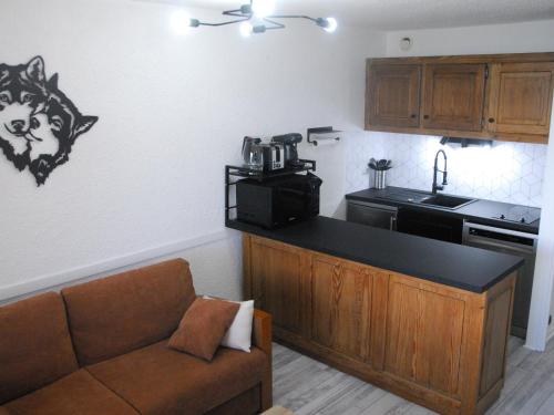 Studio rénové proche des pistes avec terrasse et TV grand écran - FR-1-165A-98