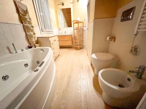 Kúpeľňa v ubytovaní ERMAN HOUSE Mansarda sulla Riviera del Brenta Venezia