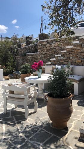 Gallery image of Nissos Suites in Apollonia