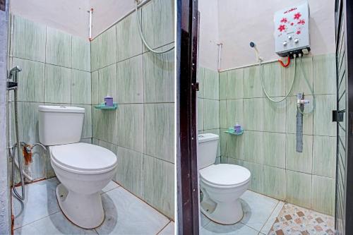 uma casa de banho com um WC e um chuveiro em OYO 3439 Wisma Tri Handayani Syariah em Bandar Lampung