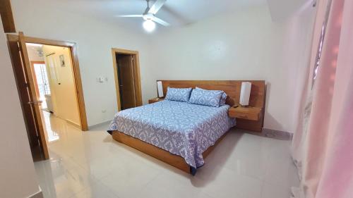 Postel nebo postele na pokoji v ubytování Furnished in class A