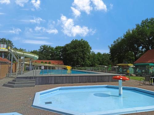 Hồ bơi trong/gần Chalet Drenthe huren! Hart van bosrijk Drenthe! -Rust, ruimte en ontspanning is genieten! Welkom! -Peace, space and relaxation is enjoyment! Welcome! -Ruhe, Raum und entspannung sind genuss! Willkommen!