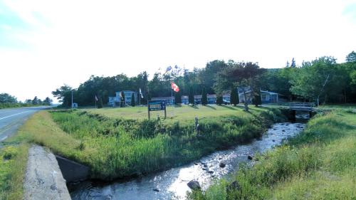 Gallery image of Aberdeen Motel in Whycocomagh