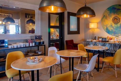 Un restaurante o sitio para comer en 5 Suites Lanzarote