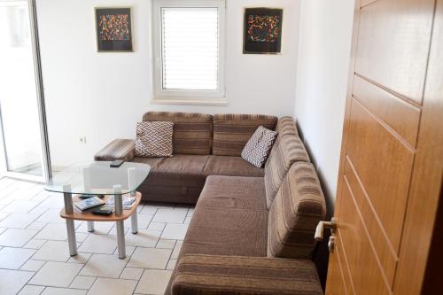 Gallery image of Petrovac beachfront apartment in Petrovac na Moru
