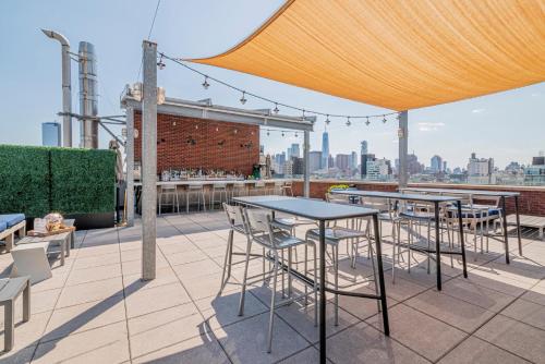 Hotel Indigo Lower East Side New York by IHGにあるレストランまたは飲食店