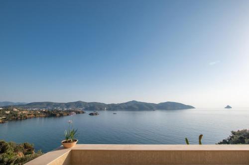 a view of the water from a house at Villa myporos in Poros