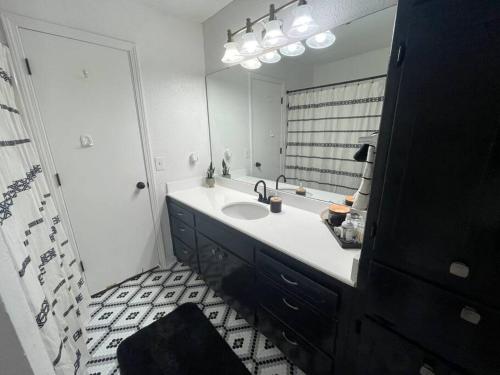 Φωτογραφία από το άλμπουμ του Sleeps 20 6 BR Duplex near PD Canyon Dinning σε Amarillo