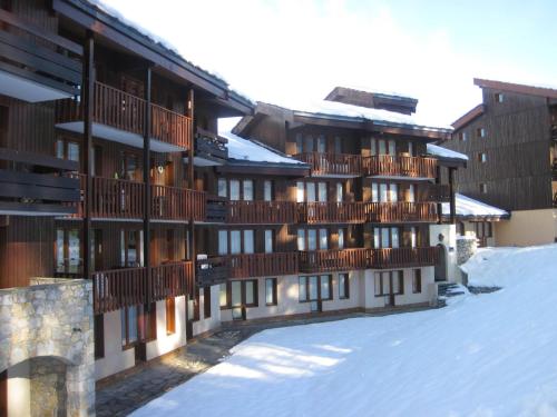 Appartement spacieux près des pistes avec balcon