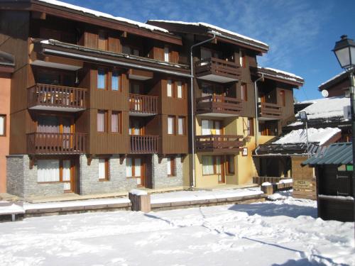 Studio duplex fonctionnel au centre, vue pistes, accès skis aux pieds