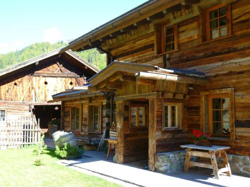 シャレーが所在する建物