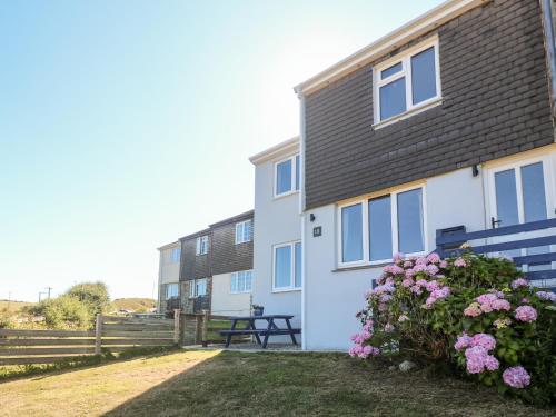 18 South Wheal Towan – Photos 3