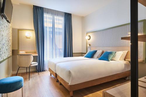 Gallery image of Hotel Cervantes by Happyculture in Paris