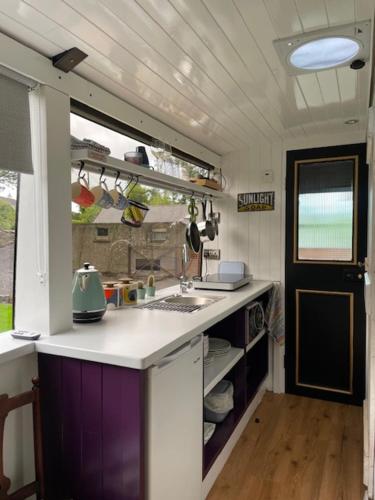 A cozinha ou cozinha compacta de The Blackwater Coach near Lismore & Dungarvan