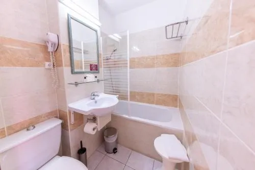 Brit Hotel Confort Hélios Agde photo 36