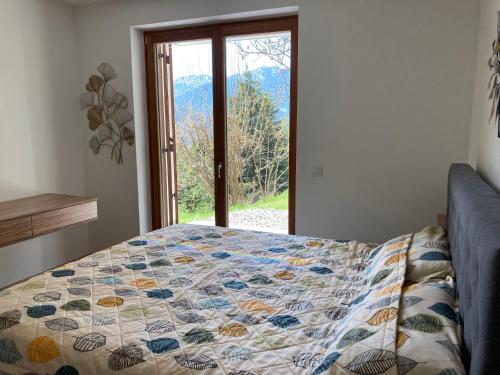 A bed or beds in a room at Mountain Fairy Tale