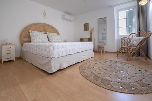 Llit o llits en una habitació de La Bastide des Cyprès - L'ESCAPADE ADULT ONLY