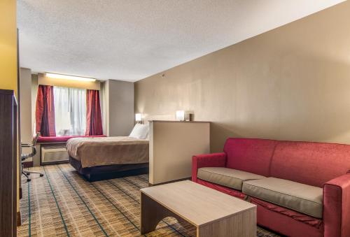 Foto dalla galleria di Quality Inn & Suites Grove City-Outlet Mall a Grove City