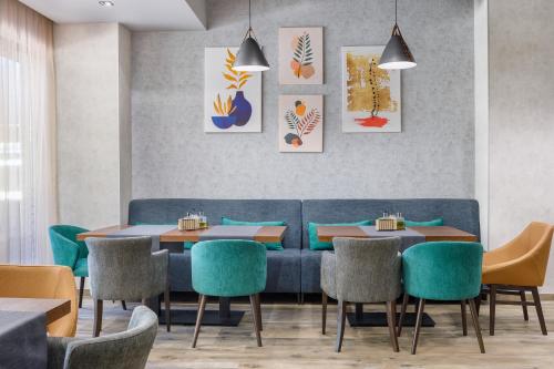 Jitomir Hotel — Restaurant/places to eat